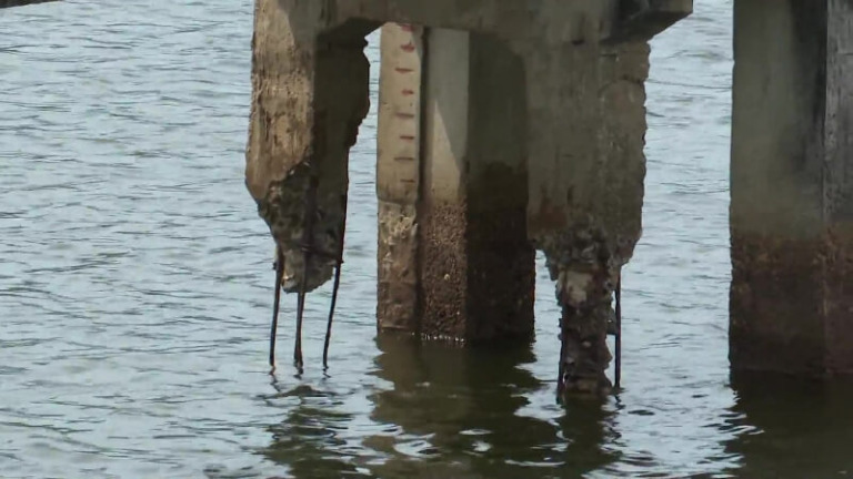 Corrosion of marine structures 
